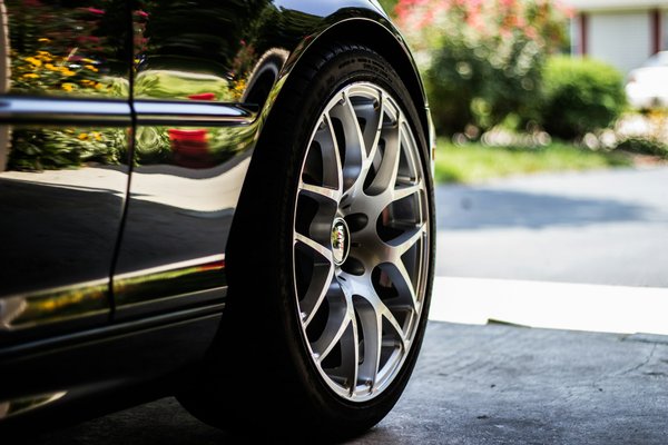 How do the UK's tyre disposal regulations affect car owners?